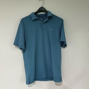Vineyard vine, performance, medium, light, blue, navy blue. Great condition.